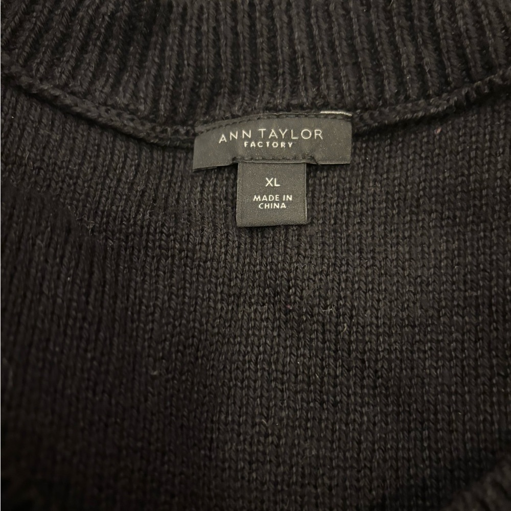 Ann Taylor Women’s XL Black V-Neck Sweater - Picture 5 of 6